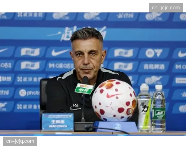 浙江队罗斯为球员打气 坦言疲劳导致大量伤病影响战斗力